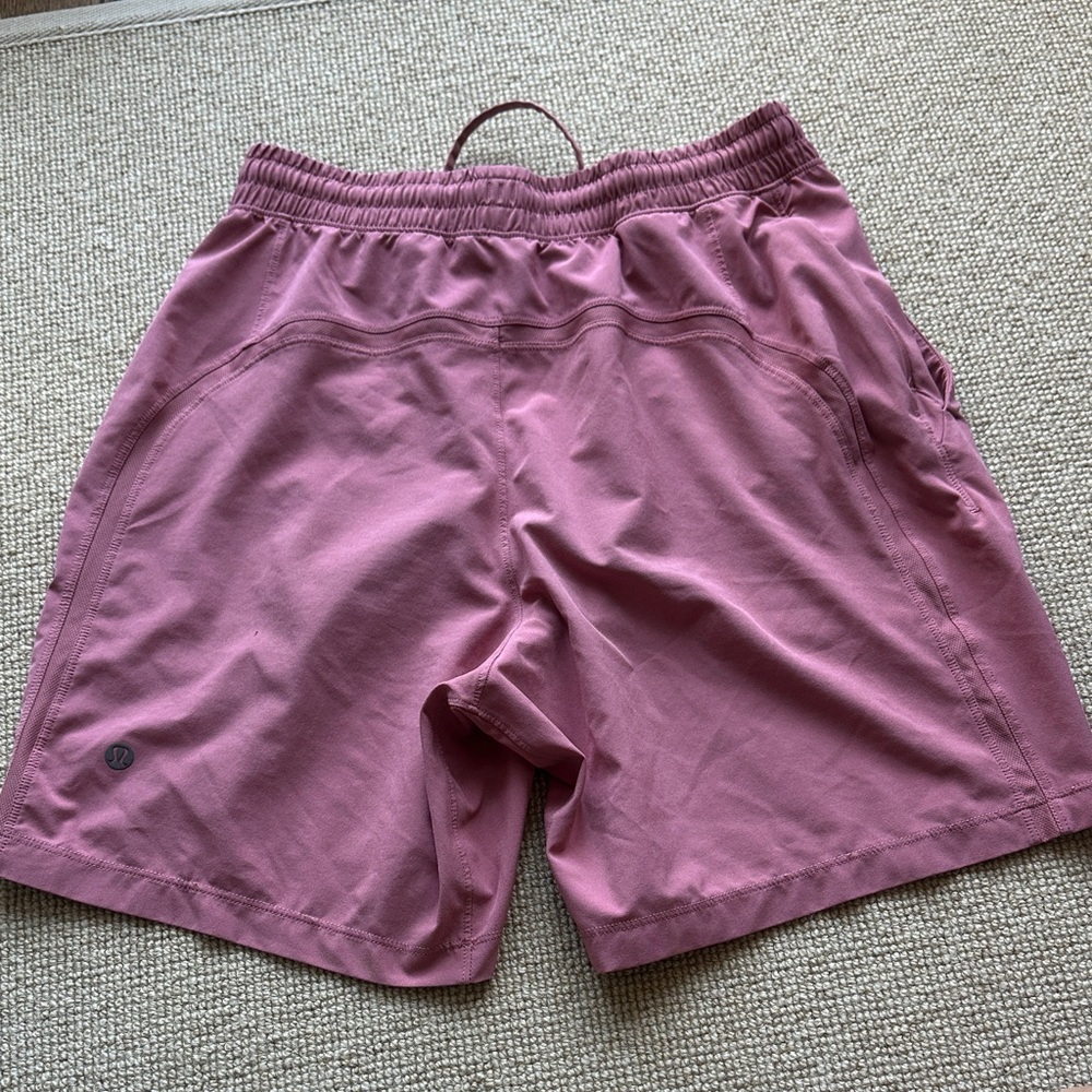 🩷 Lululemon Men’s Athletic Shorts – Size Small – Approx. 6.5”–7” Inseam 🩷